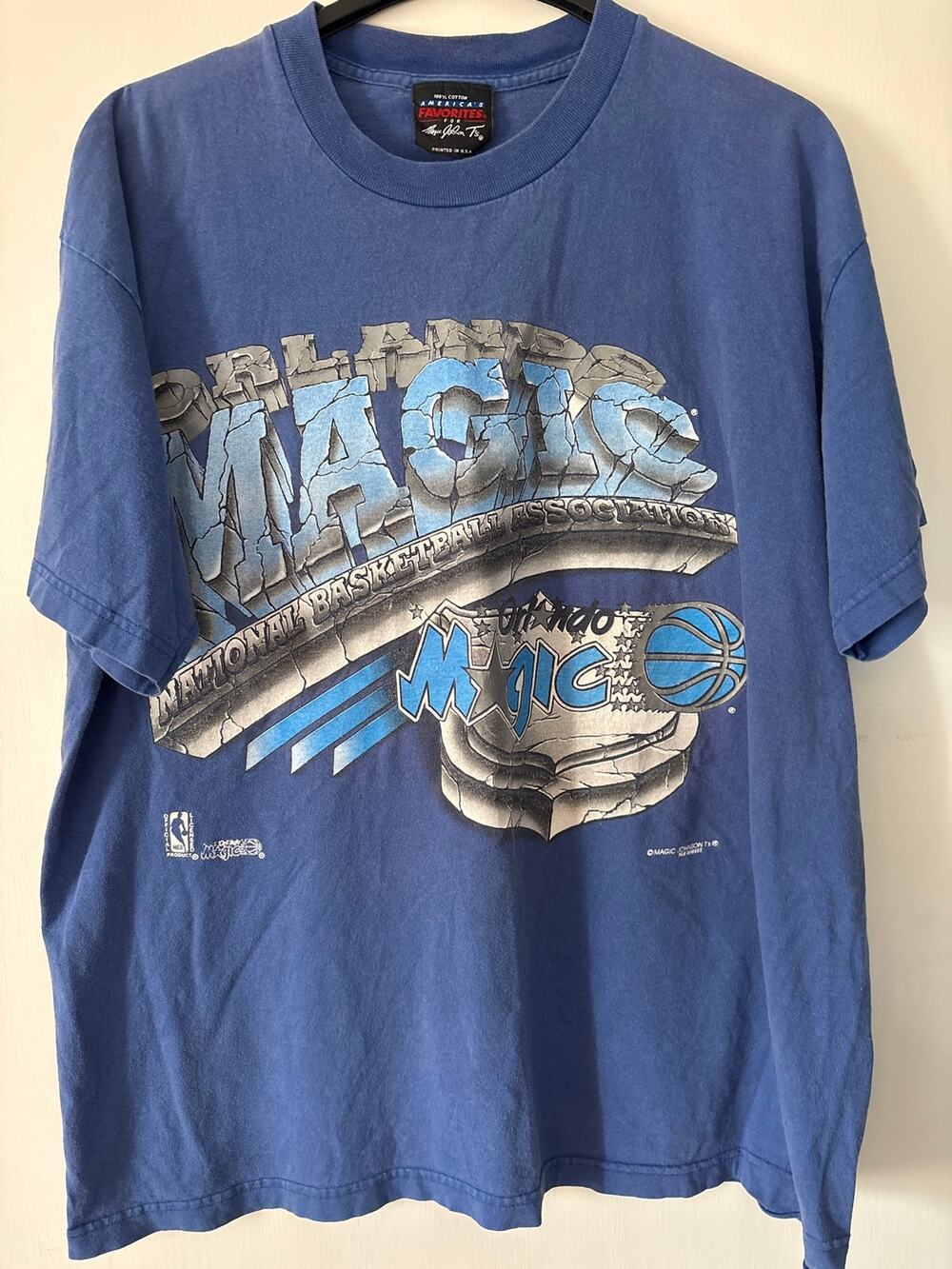 Vintage 90s Magic Johnson T's Orlando Magic Basketball Shirt "Cracked Rock" XL